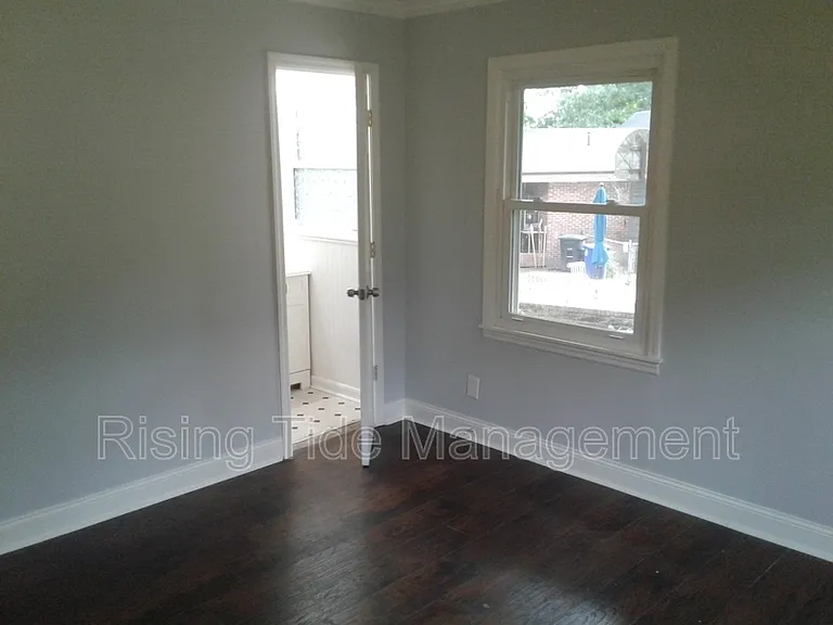 948 Hickory Dr — Photo 10