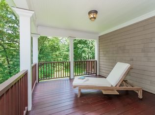 77 Woodridge Cir, New Canaan, CT 06840