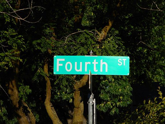 5th image of 1108 4th St