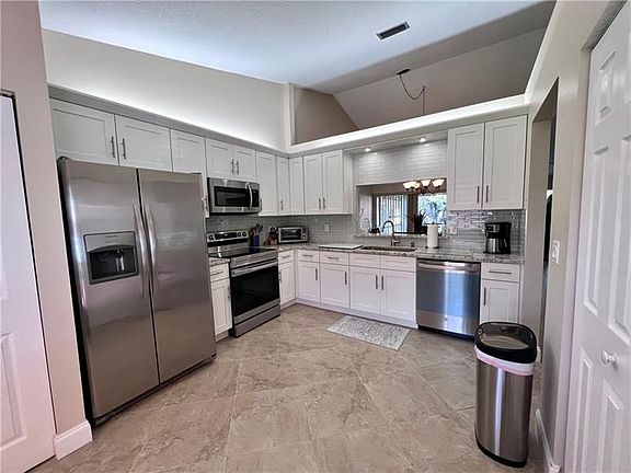 4th image of 7228 Solandra Ln