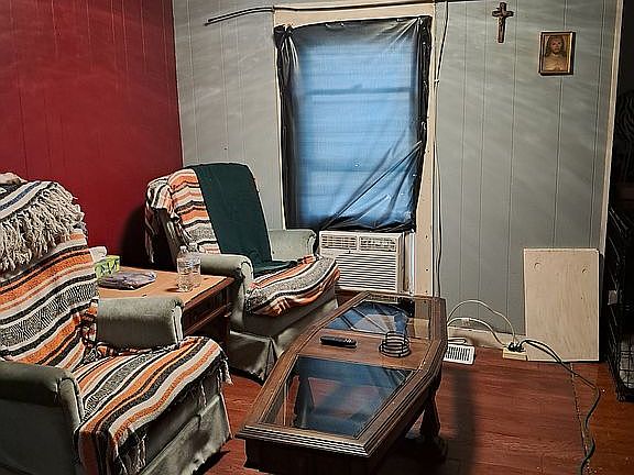 5th image of 214 N Willow St