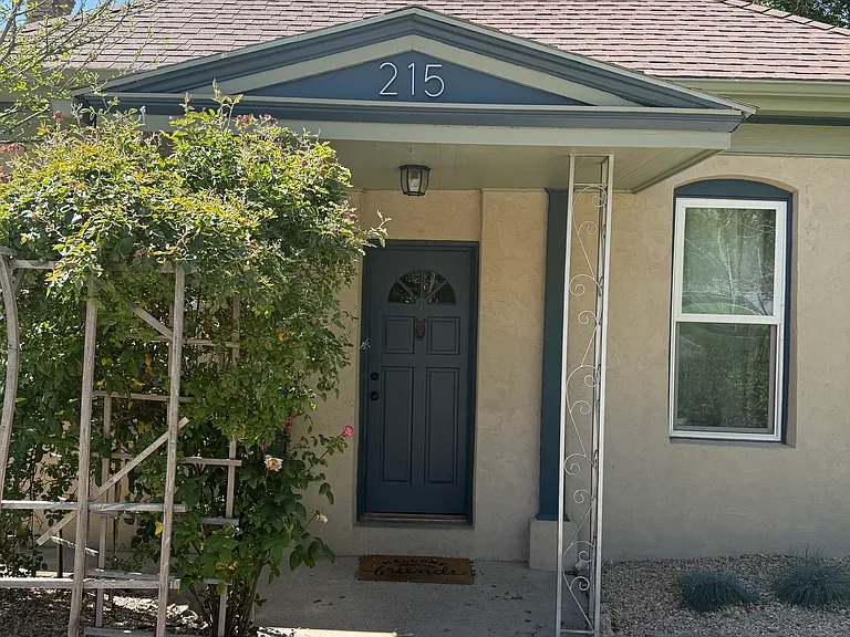 215 W Reed Ave — Photo 1
