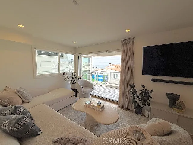 3302 Manhattan Ave — Photo 16