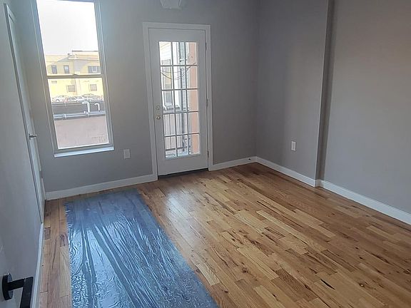 5th image of 585 Central Ave #101