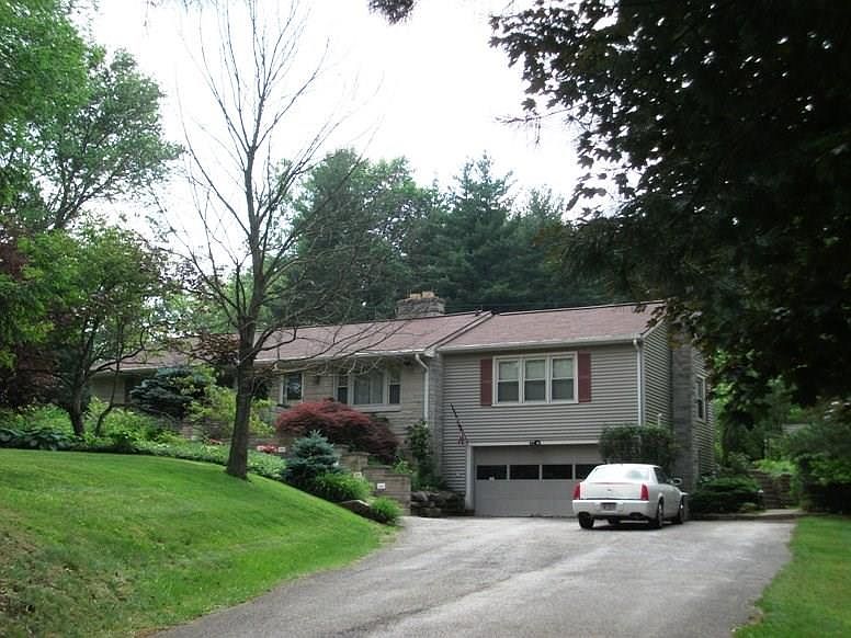 2nd image of 1804 S Weimer Rd