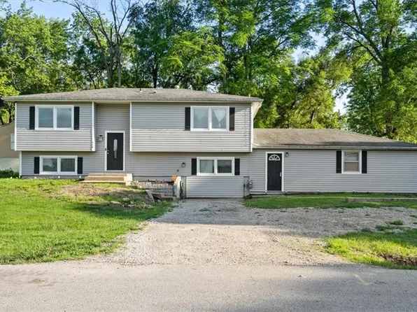 518 E 3rd St, Ottawa, KS 66067