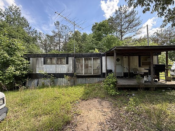 3rd image of 228 Henryville Rd