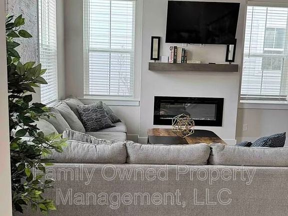 3rd image of 8608 Bowen Corner Ave