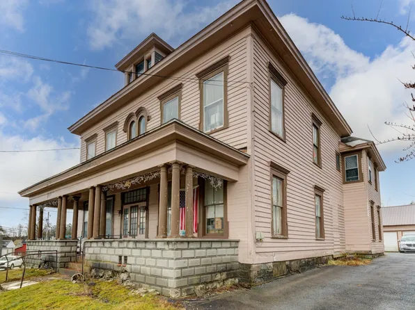 136 Hoosac St, Johnstown, NY 12095