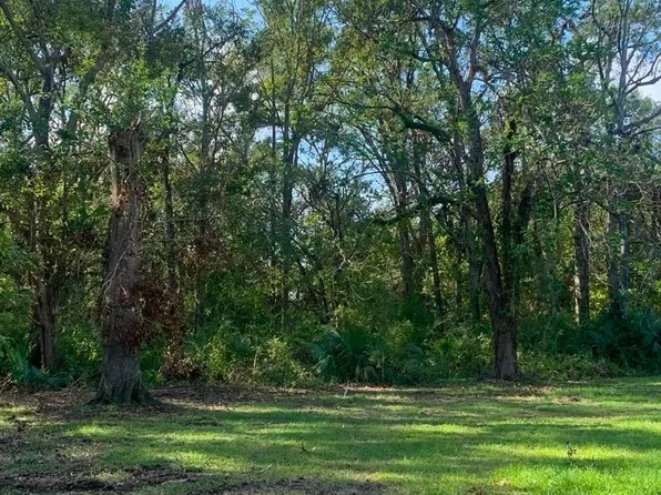 626 Benevolent St, Patterson, LA 70392