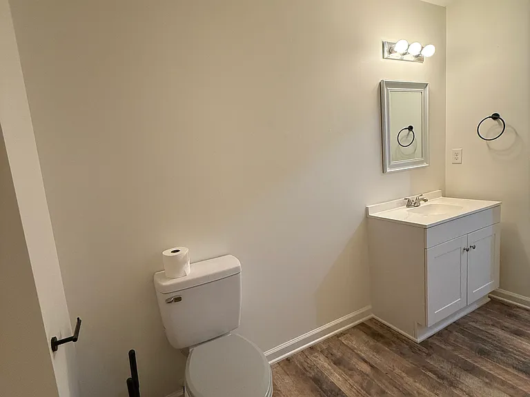 379 Sharpe St — Photo 20