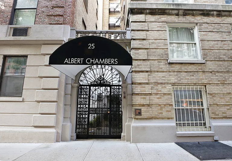 25 E 10th St #10F — Photo 11
