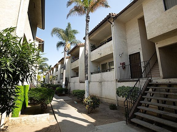 3rd image of 202 W San Ysidro Blvd APT 4