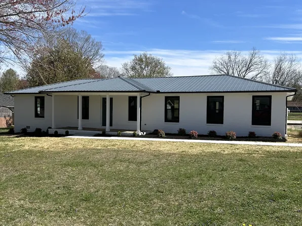 2202 A St, Tullahoma, TN 37388