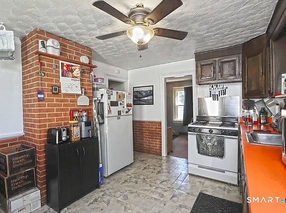 2nd image of 224 Blohm Street