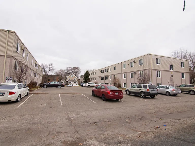 2741 Pillsbury Ave S — Photo 17