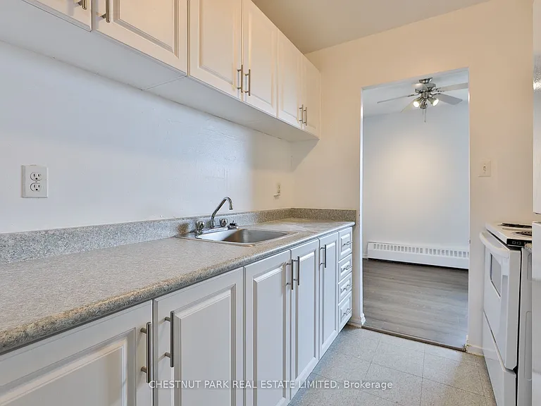 900 Glen St #512 — Photo 7