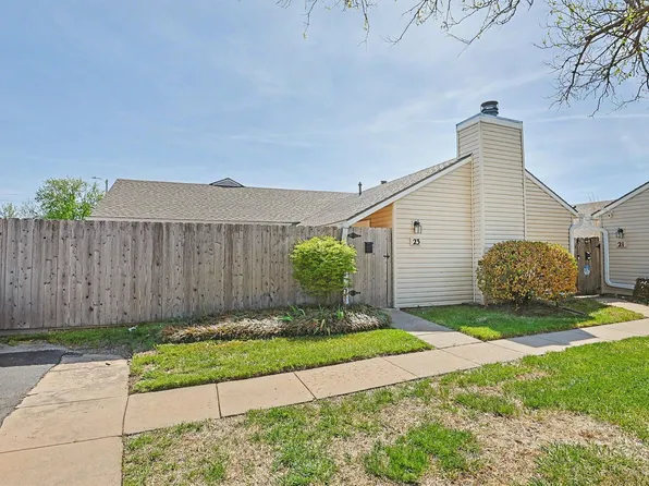 23 Chisholm Creek Dr, Wichita, KS 67220