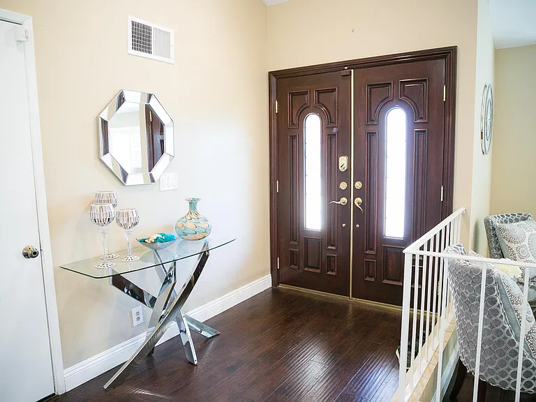 2045 W Sycamore Ave — Photo 7