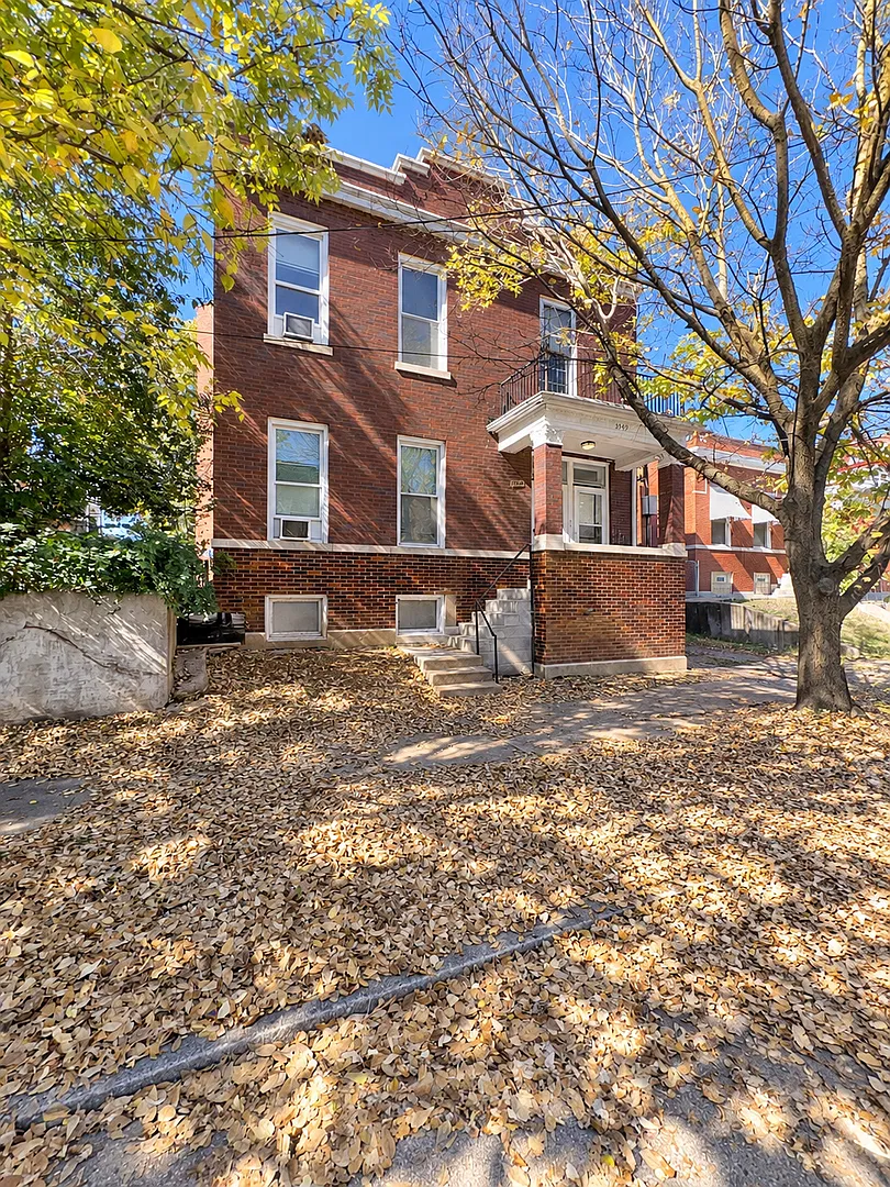 3949 Pennsylvania Ave — Photo 2