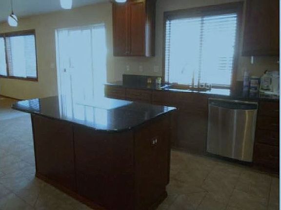 5th image of 1325 Hardtke Ave NE