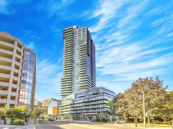 825 Church St #2105, Toronto, ON M4W 3Z4