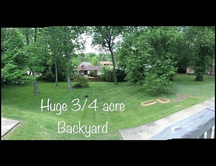 549 Maplewood Ln #B — Photo 12