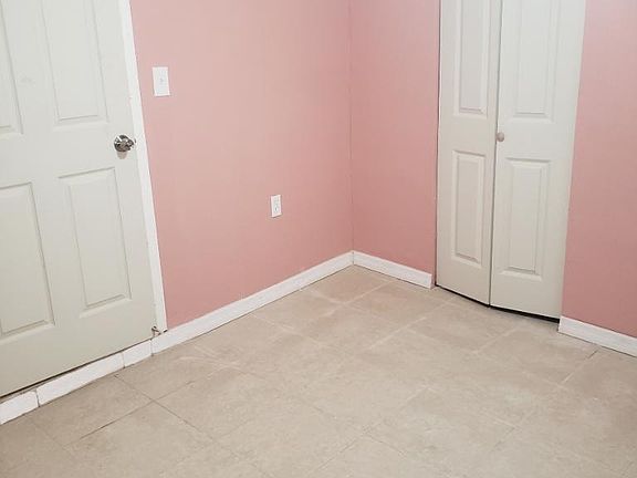 3rd image of 2527 NE 182nd St #2527
