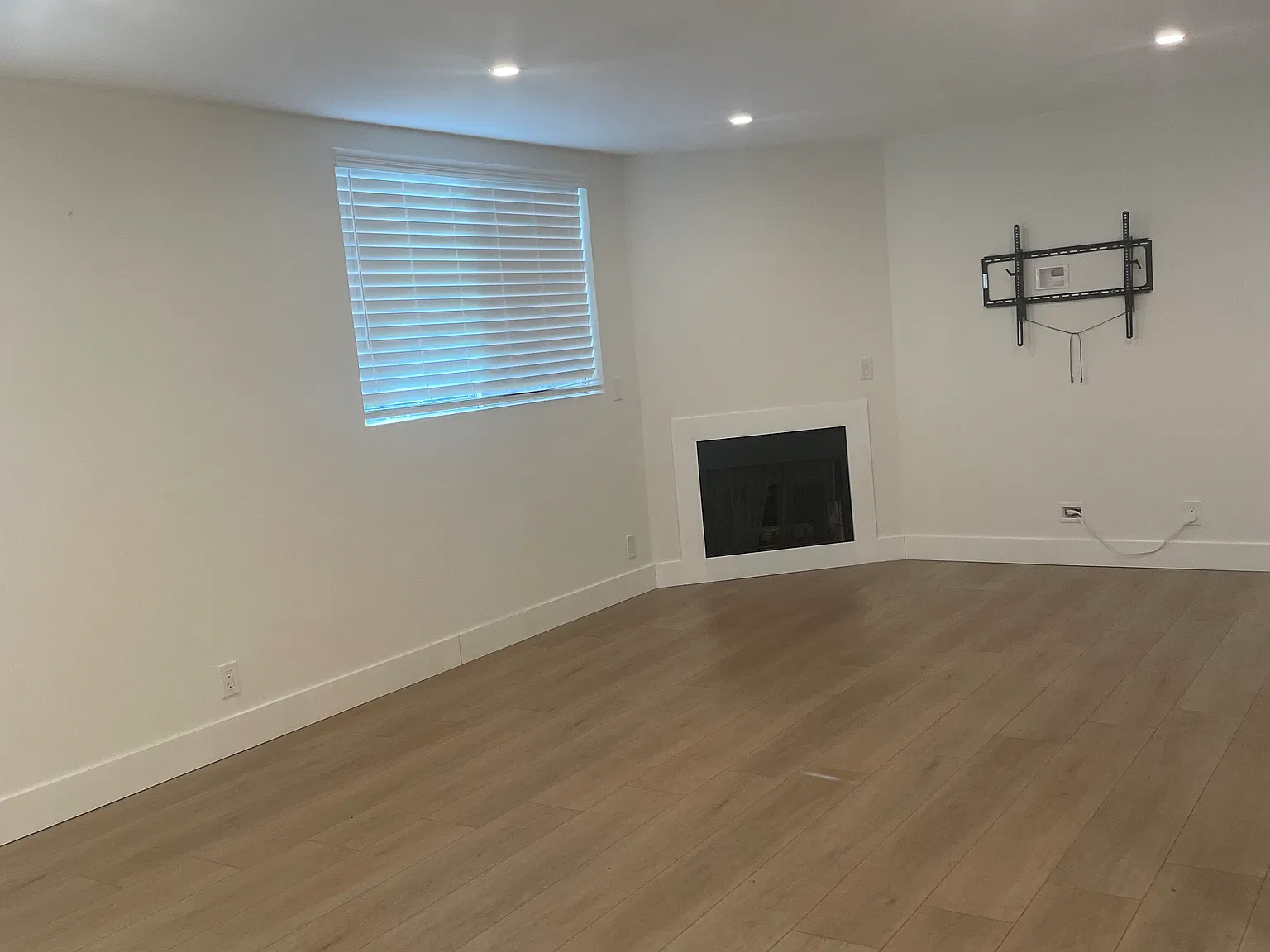 2 bed, 2.5 bath, 1100 sqft, $3,495 — Photo 4