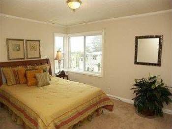 5th image of 1072 Gilman Dr