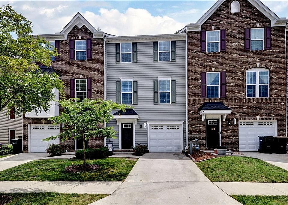 1st image of 327 Clements Mill Trce