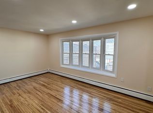 6004 59th Dr, Flushing, NY 11378