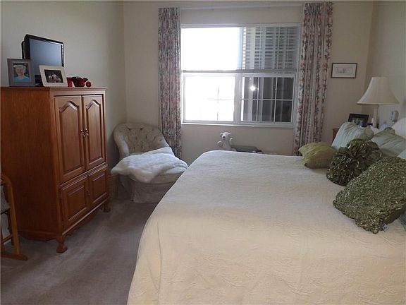 5th image of 1510 Oak Harbor Blvd APT 301