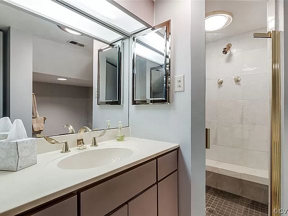 2nd image of 2515 E Grace St APT B