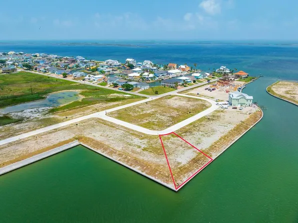 1029 Saint Kitts Dr, Rockport, TX 78382