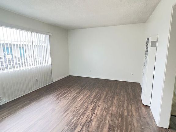 3rd image of 7350 Pickering Ave APT 18