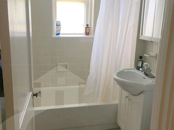 4th image of 186 Norfolk St #7
