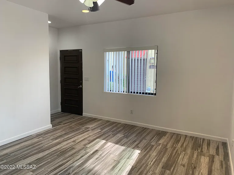 1741 E Hedrick Dr — Photo 7