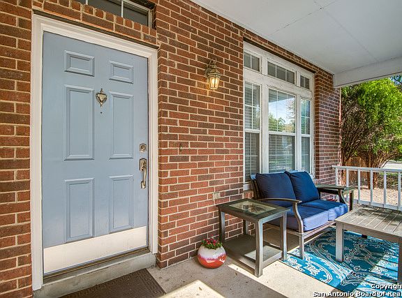 3rd image of 1407 Horizon Cir