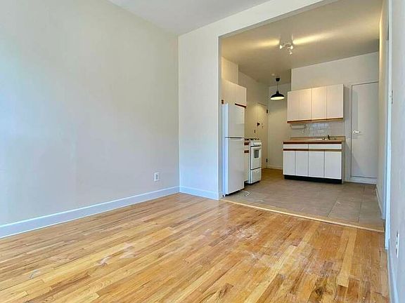 4th image of 325 Bleecker St APT 6