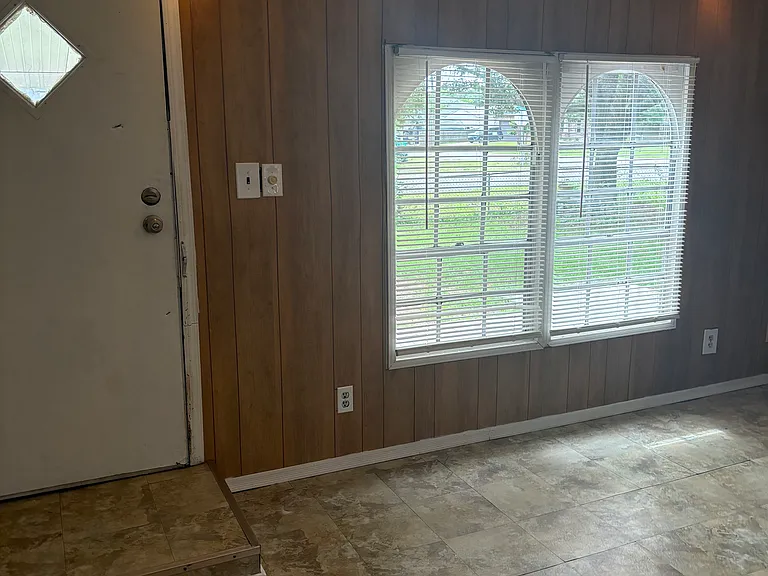 311 Forrest Ave — Photo 10