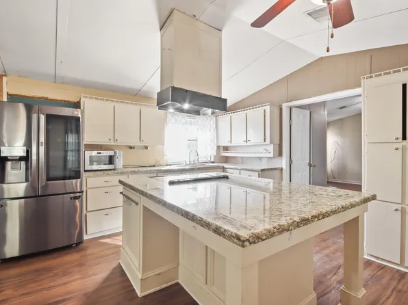 17317 E Greenleaf Ln, Conroe, TX 77306