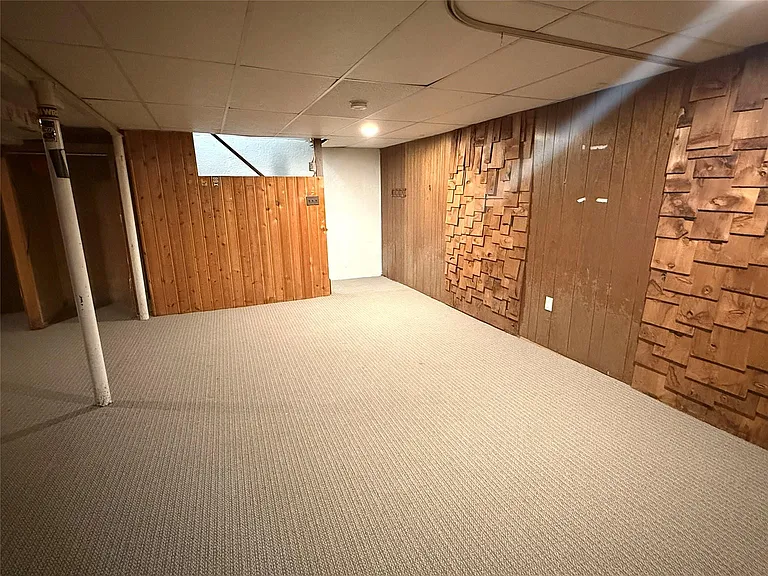 28476 Marquette St — Photo 10