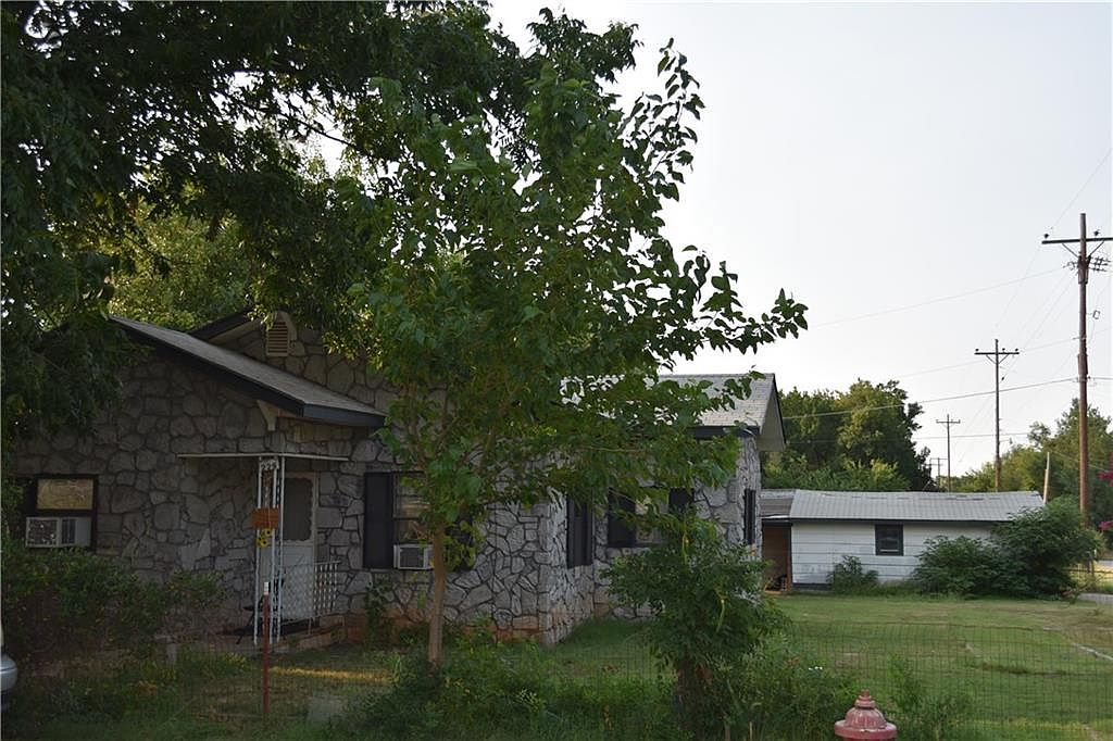 229 E Main St, Carnegie, OK 73015 Zillow