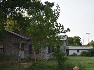 229 E Main St, Carnegie, OK 73015