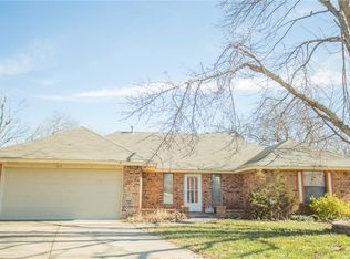 313 Jeffrey Laird Pl, Moore, OK 73160