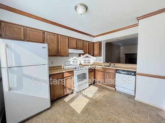 4th image of 4724 Greenlaw Dr