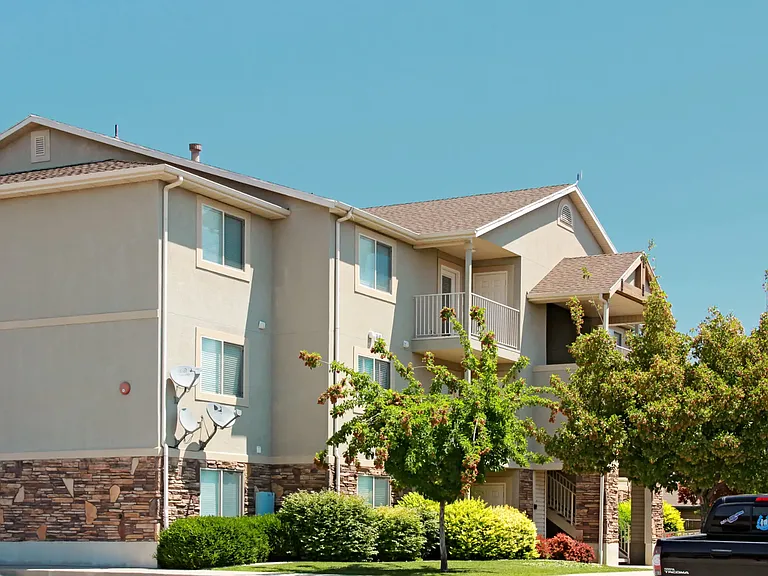 Autumn Hills Apartments — Photo 13