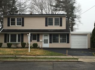 7 Eldorado Blvd, Plainview, NY 11803