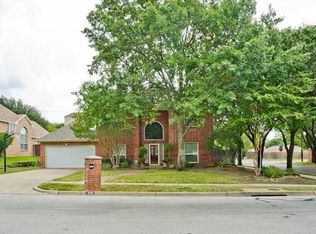 1076 Rosewood Dr, Grapevine, TX 76051